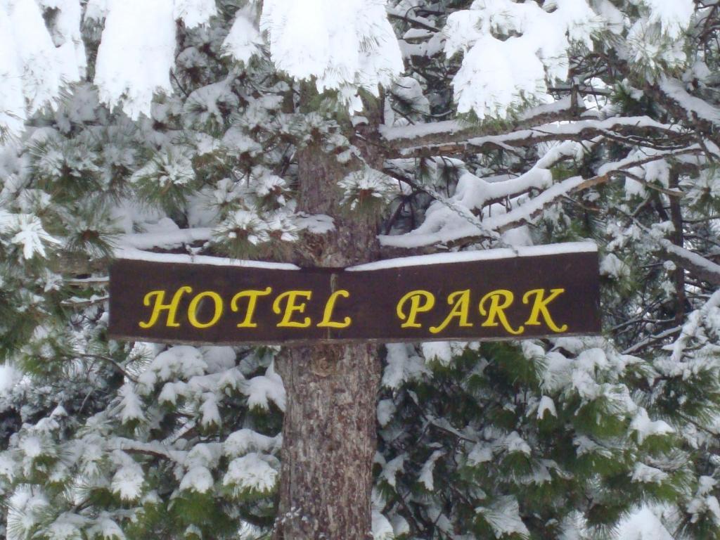 Hotel Park Ливно Экстерьер фото